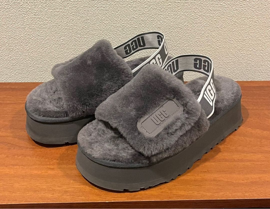 UGG ディスコ スライド ファーサンダル 厚底　グレー　23cm