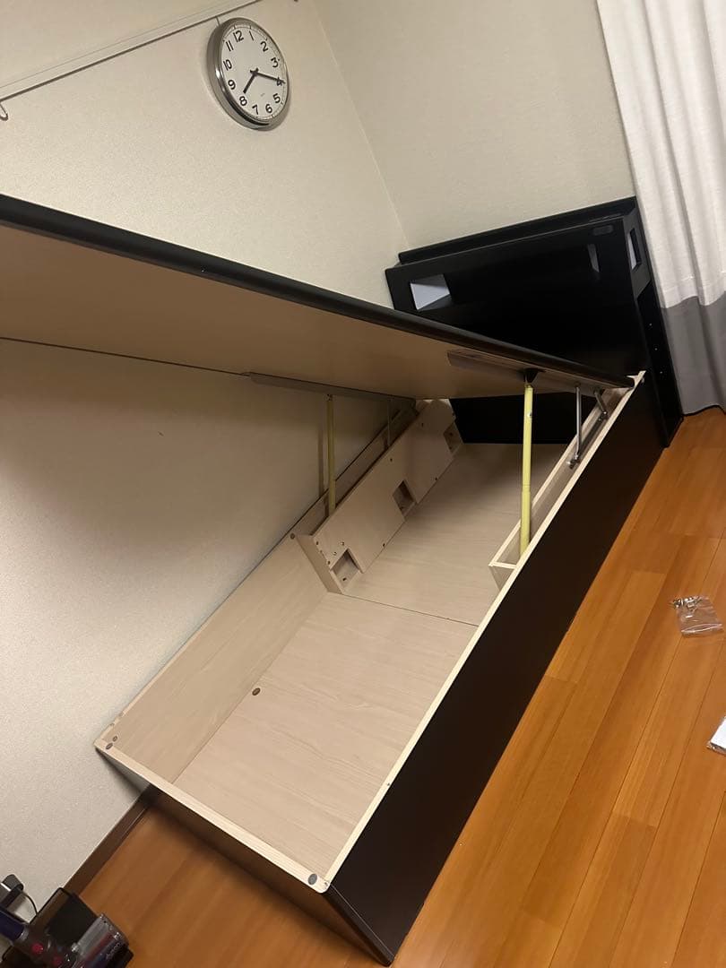 油圧式、収納機能付きのシングルベッド