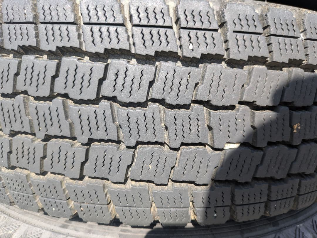 にょろろん②195/80R15インチ　スタッドレスタイヤ:４本分おまとめ