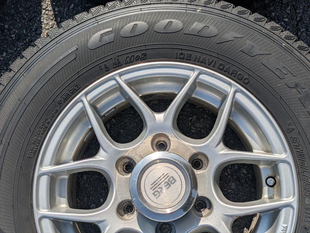 にょろろん②195/80R15インチ　スタッドレスタイヤ:４本分おまとめ