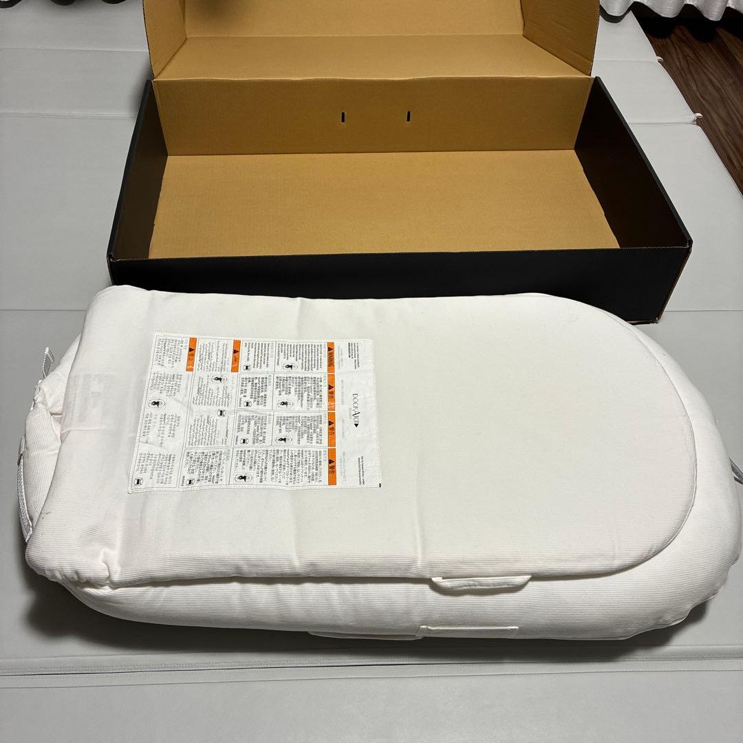 DOCKATOT Deluxe+ Dock ホワイトベビーベッド/クーファン
