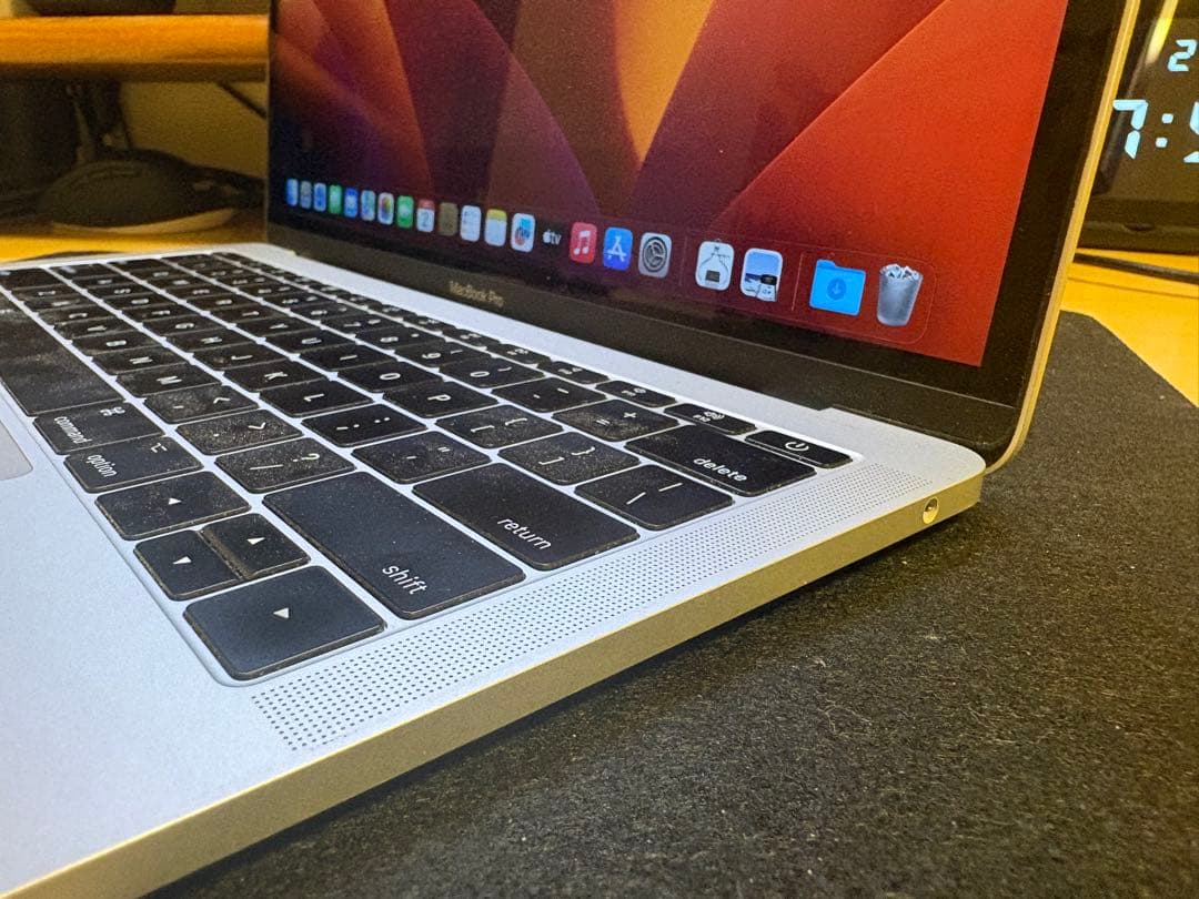 MacBook Pro 2017 i7 16GB 256GB バッテリ交換 US