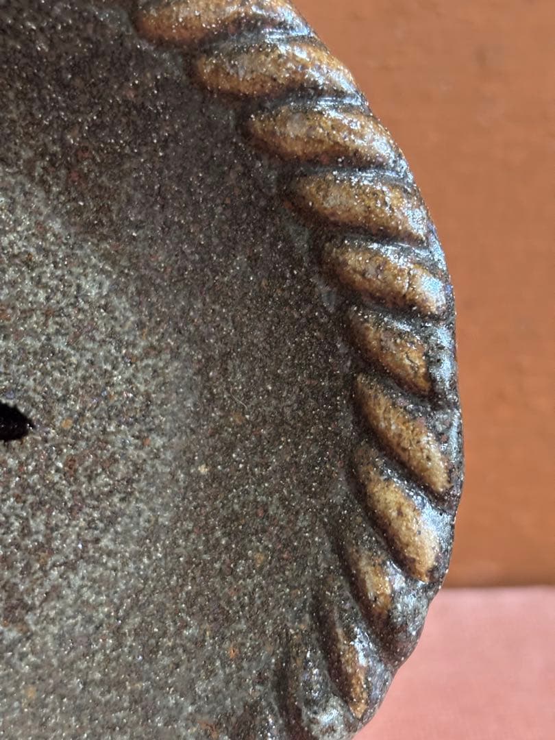 やまちゃん河井寛次郎作鉄赤釉草花文捻口八寸皿　検冬の森に咲く野草　一品物