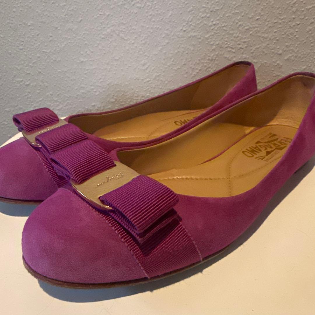 箱付き　フェラガモヴァリナフラットシューズ　7C