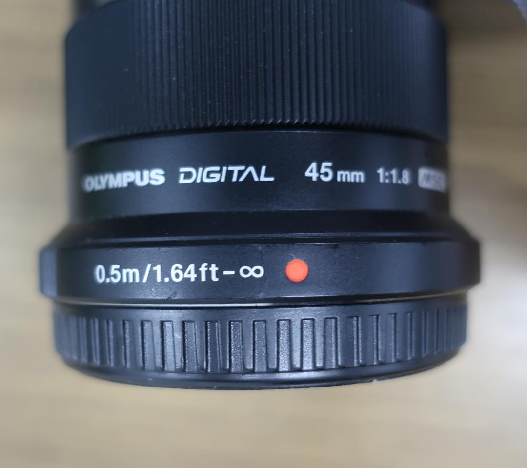 OLYMPUS 45mm f1.8 レンズ