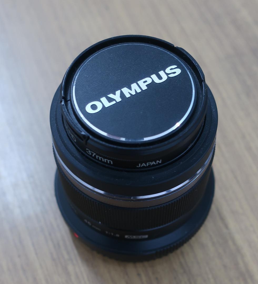 OLYMPUS 45mm f1.8 レンズ