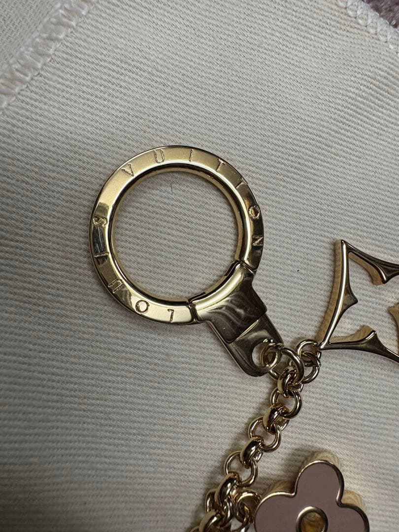 ルイ ヴィトン バッグチャーム チェーンフルールドゥ