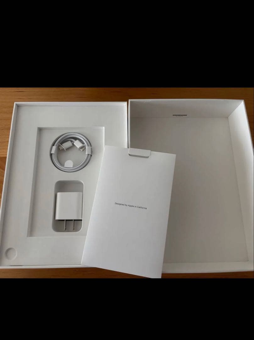 iPad 第10世代 64GB シルバー Wifi 美品