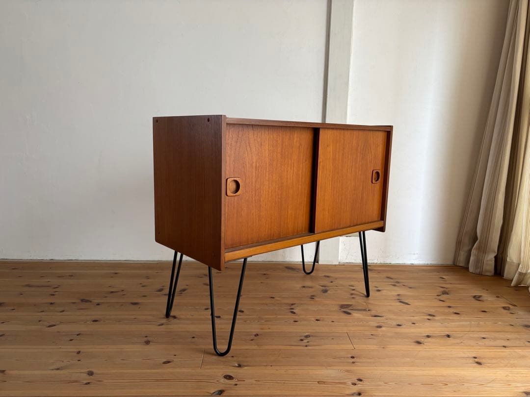 北欧ヴィンテージ　チーク　デンマーク　サイドボード