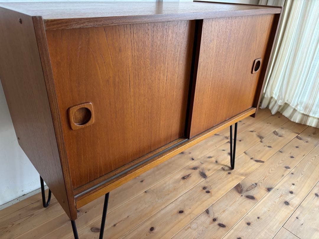 北欧ヴィンテージ　チーク　デンマーク　サイドボード