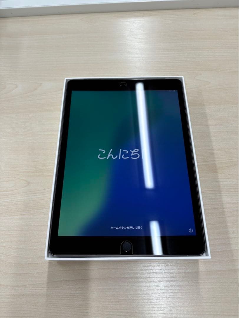 iPad 第9世代 256GB スペースグレイ MK4E3J／ドコモ解除SIM