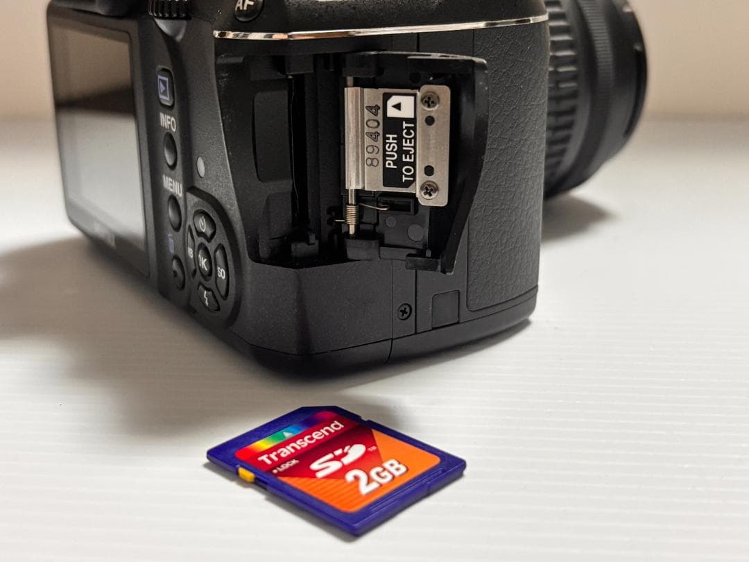 動作品 PENTAX K-m デジタル一眼レフカメラ 18-55mm レンズ付き