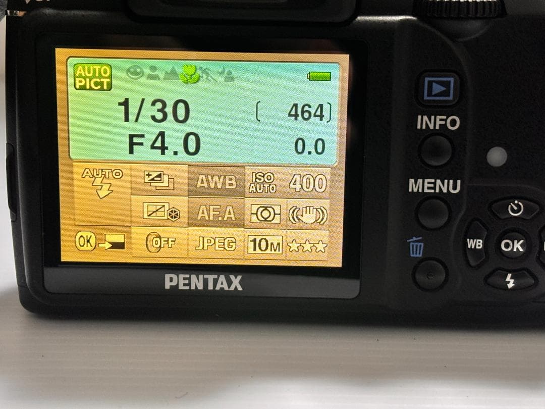 動作品 PENTAX K-m デジタル一眼レフカメラ 18-55mm レンズ付き