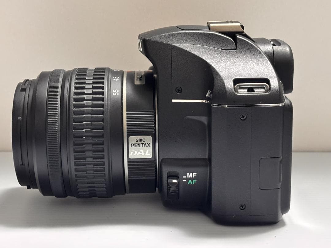 動作品 PENTAX K-m デジタル一眼レフカメラ 18-55mm レンズ付き