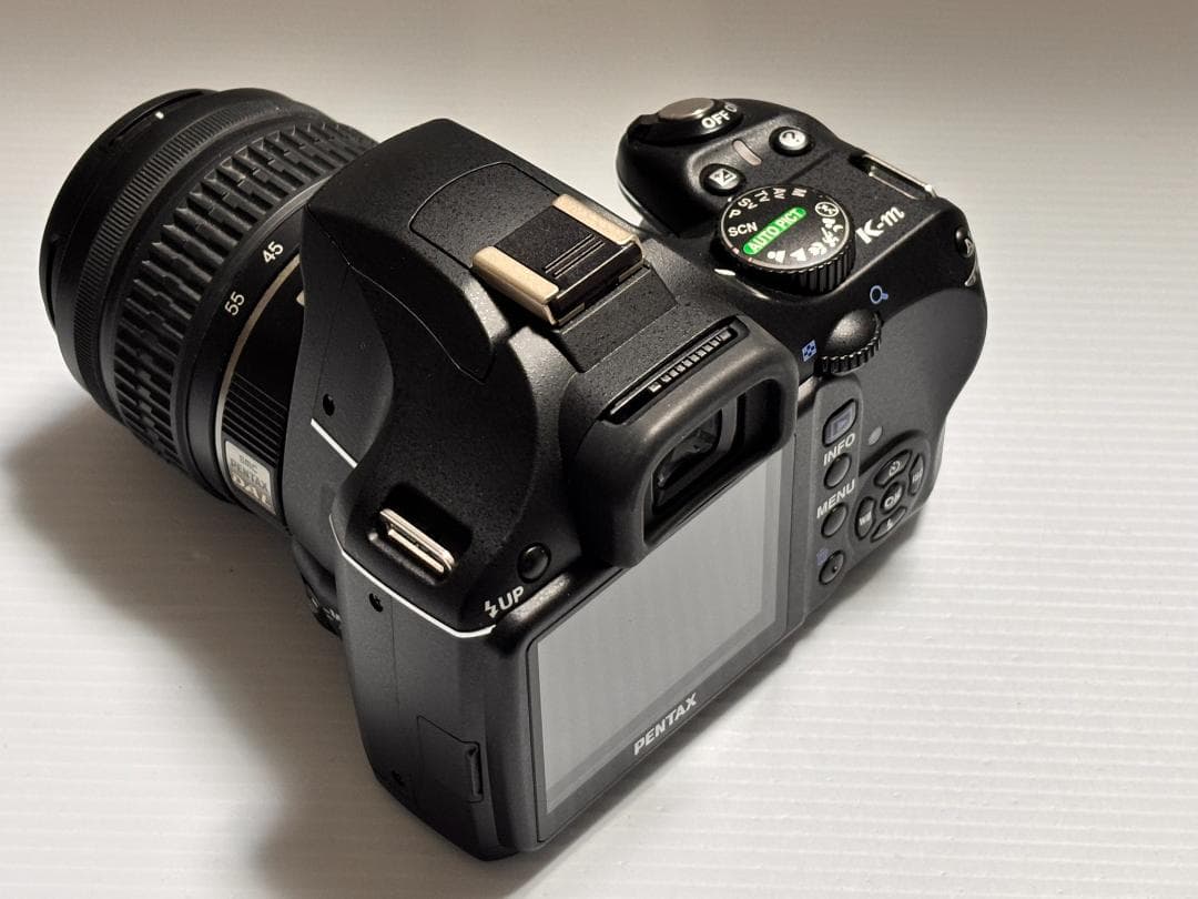動作品 PENTAX K-m デジタル一眼レフカメラ 18-55mm レンズ付き