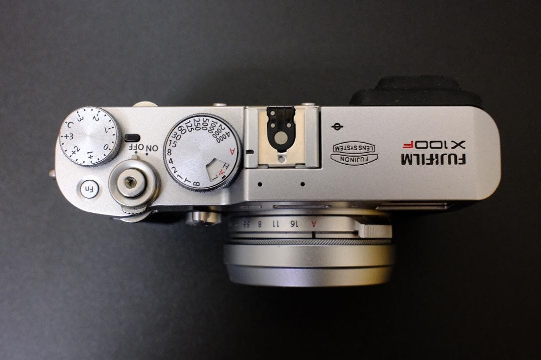 【中古】 FUJIFILM X100F シルバー【本体のみ】