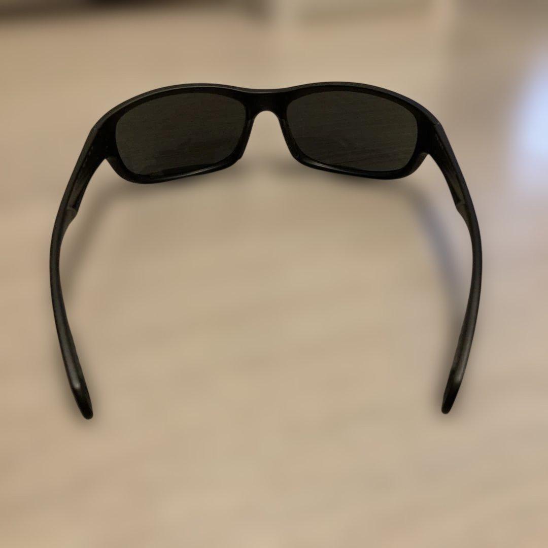 PRADAブラックサングラス