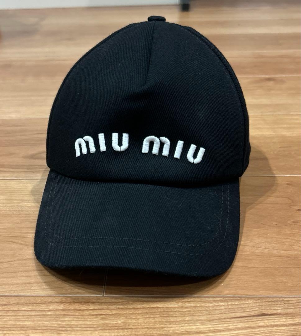 MIU MIU ブラックキャップ Sサイズ