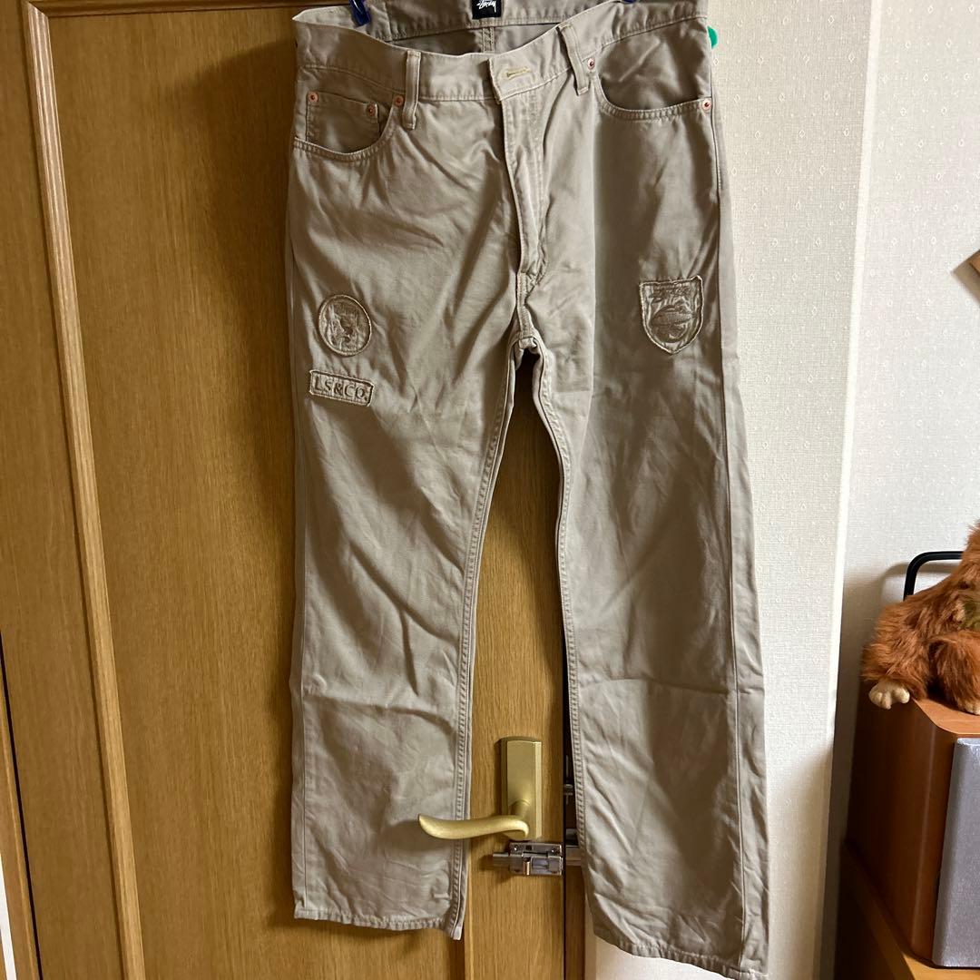 STUSSYとリーバイスのコラボチノパン