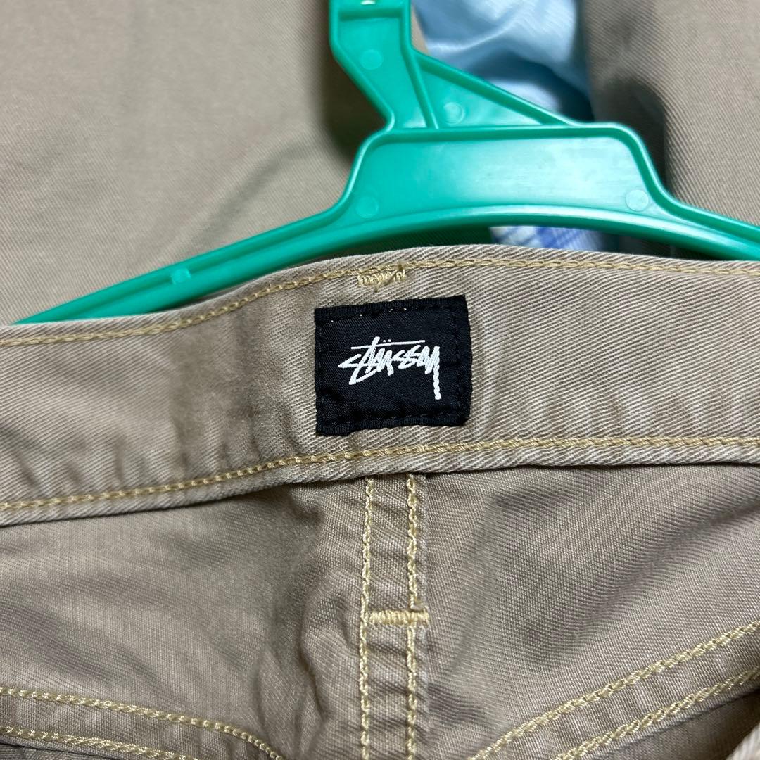 STUSSYとリーバイスのコラボチノパン