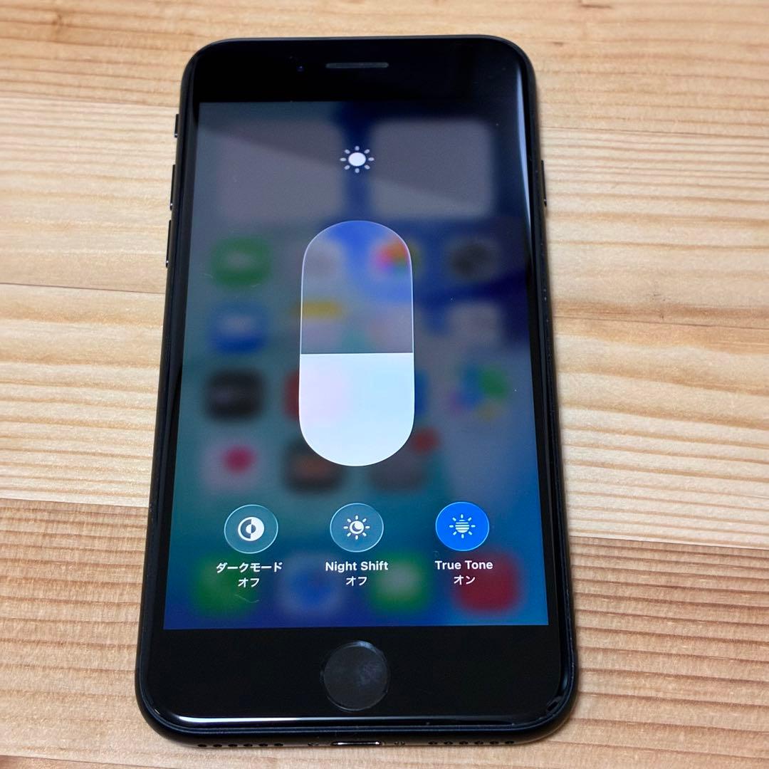 s*7様 バッテリー新品　iPhoneSE第3世代64GB SIMフリー　美品