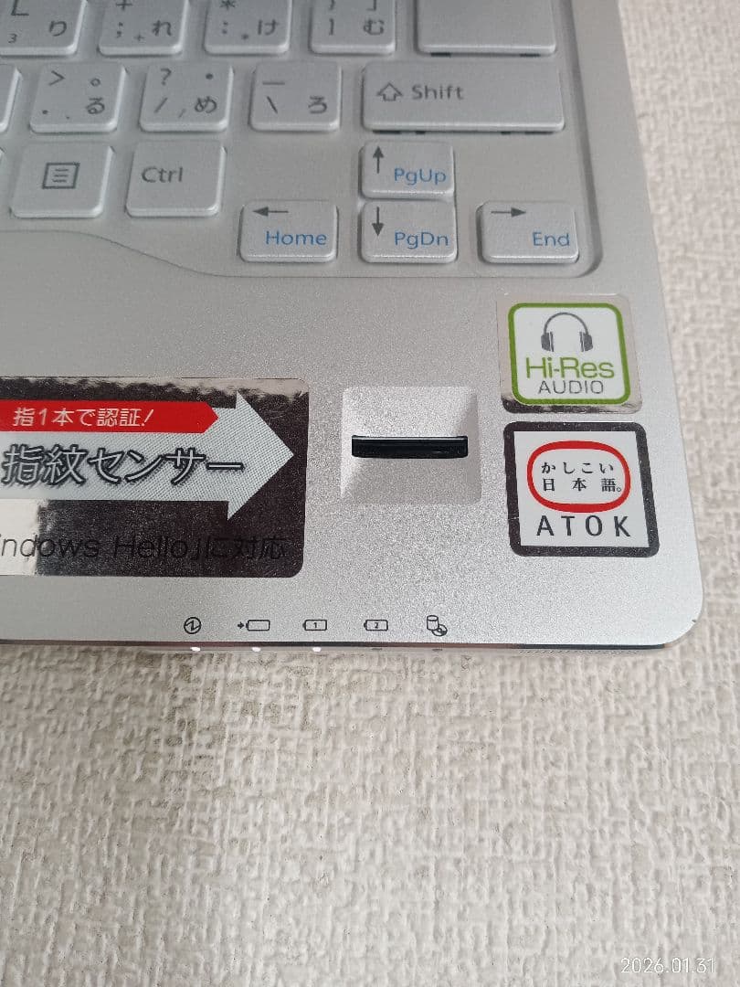 ⊇ LIFEBOOK SH55/W (FMVS55WP) 12GB ストレージ無