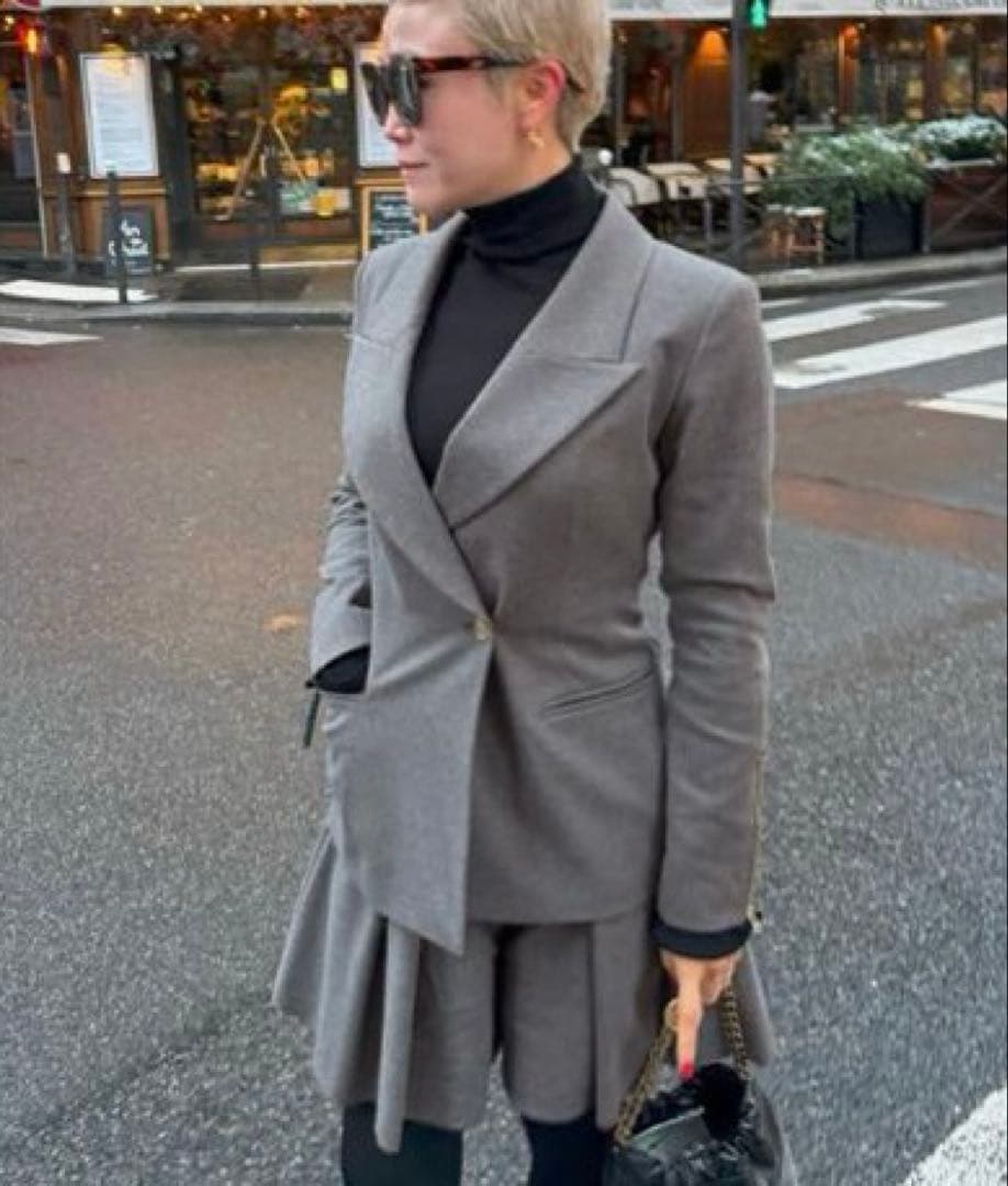 あみ様　JENNE美脚フレンチパンツSグレー