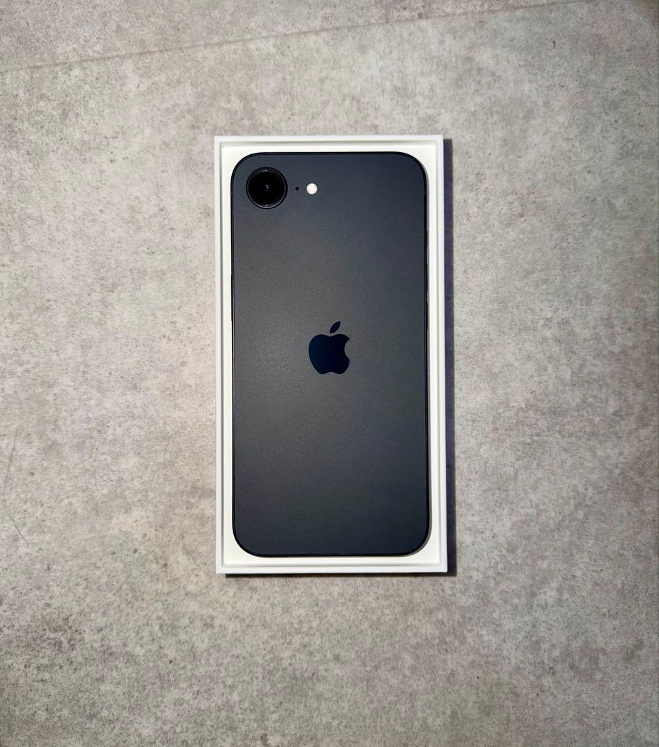 iPhone 16e 本体 ブラック 128GB