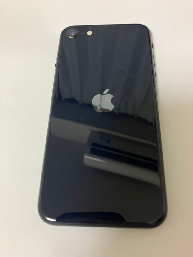 美品Apple iPhone SE3 ブラック バッテリー100% SIMフリー