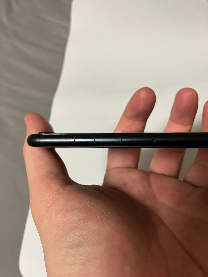 美品Apple iPhone SE3 ブラック バッテリー100% SIMフリー