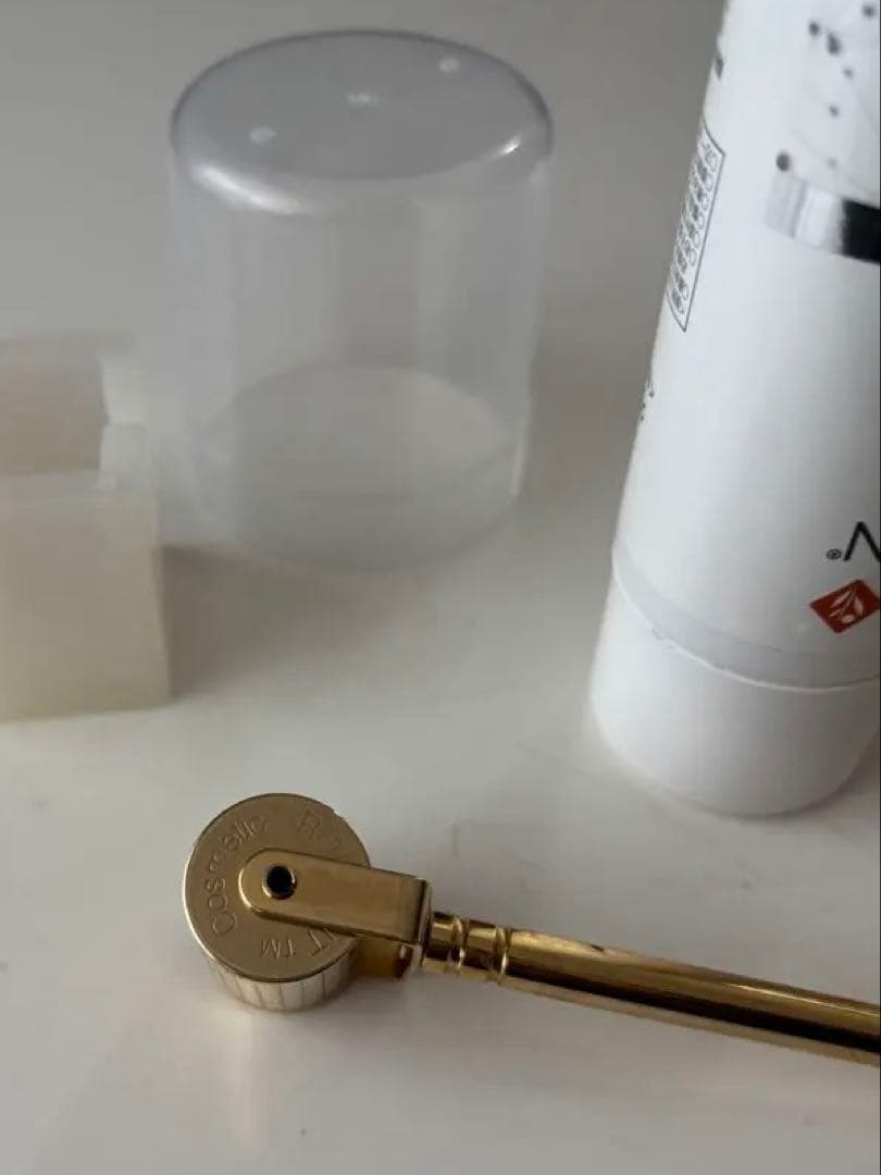 ENVIORN Focus Skin Tech+ ゴールドコスメティックローラー