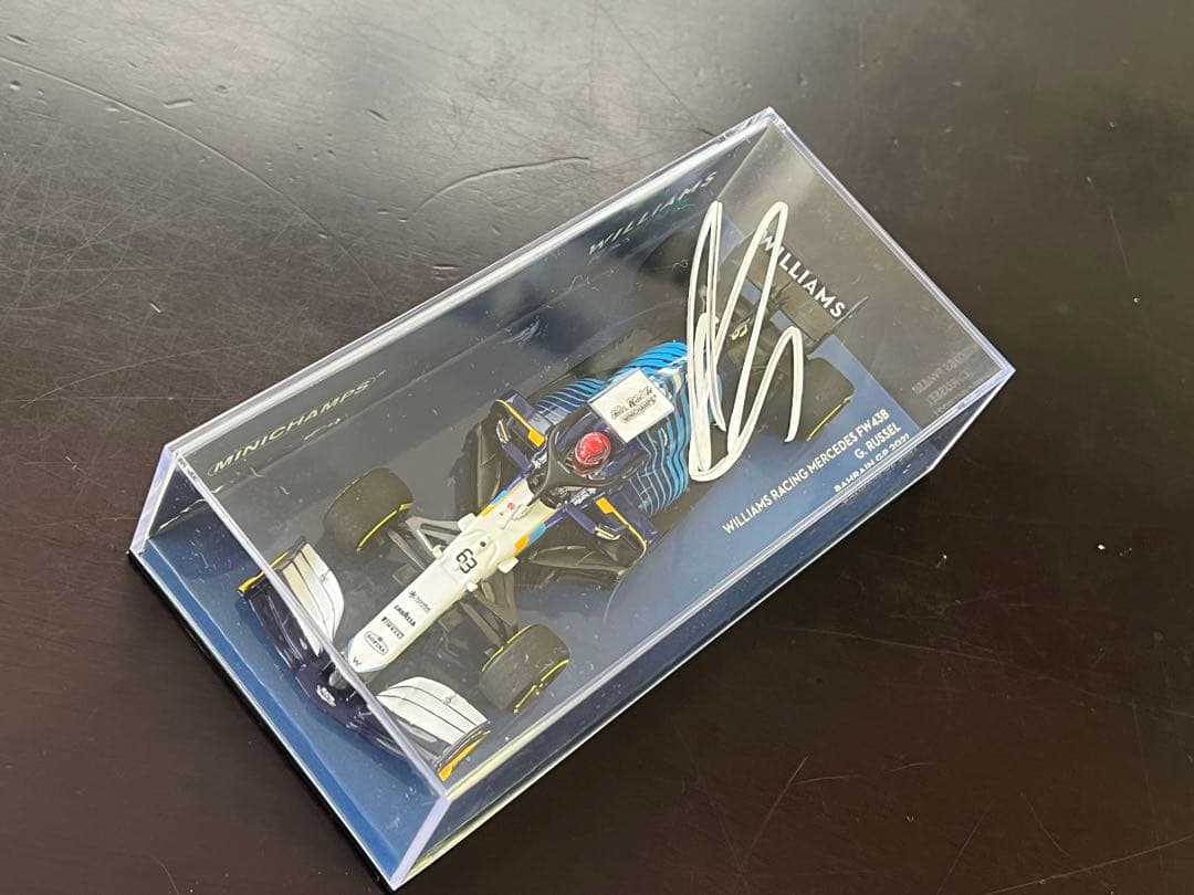 （1点物）F1 ウィリアムズ　ジョージラッセル直筆サイン入り 1/43
