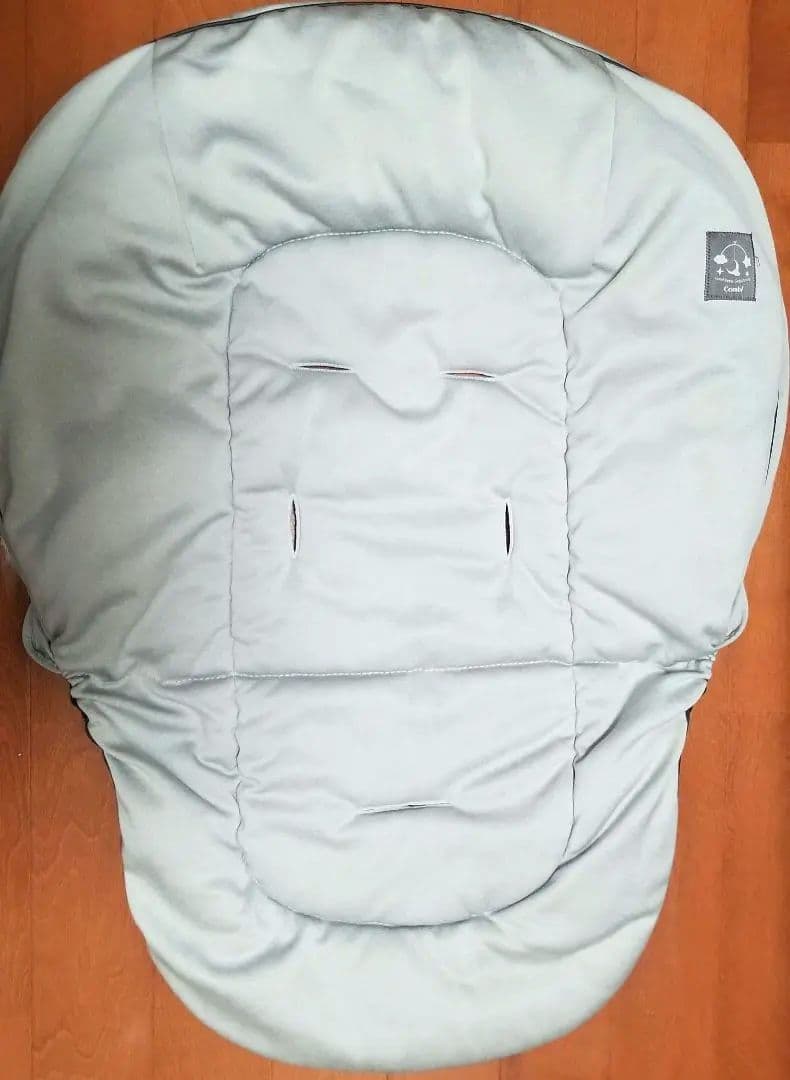 （送料込）コンビ ネムリラ 4キャス 手動 ハイローチェア