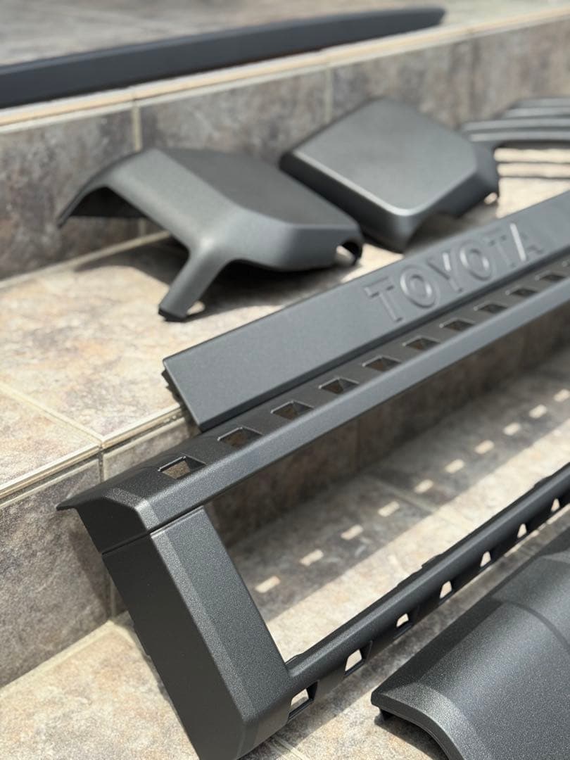 ①ランドクルーザー　250 グリル　ラプターライナー塗装フルセット