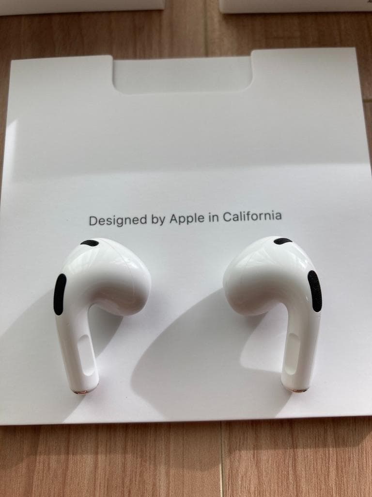 Apple AirPods 第3世代 Lightning／MagSafe充電対応