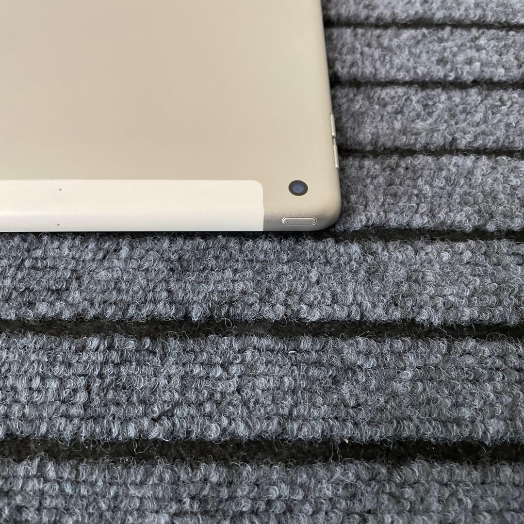 91 iPad 8世代 32GB SIMフリー シルバー