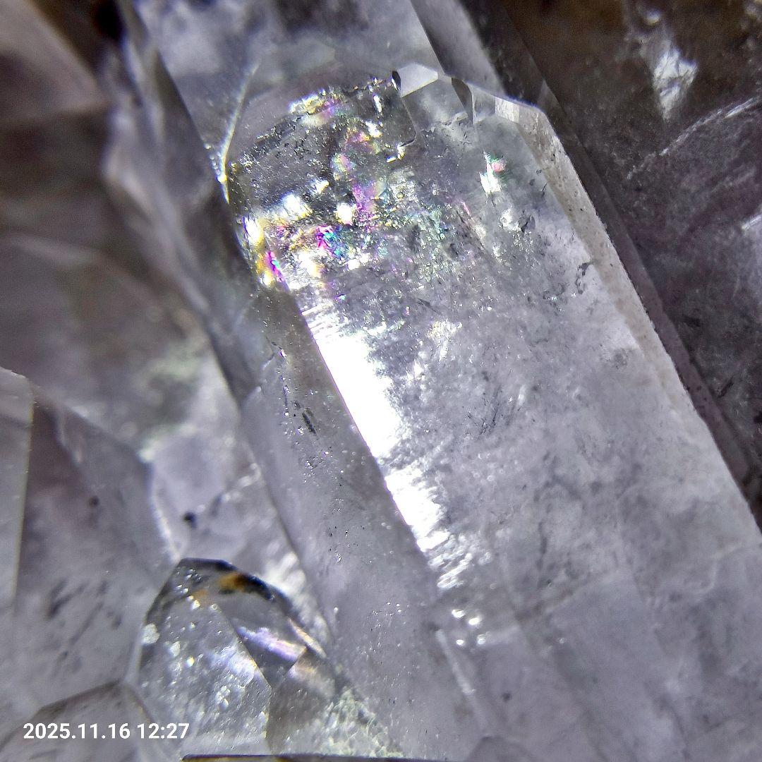 最高品質 ブラジル コリント産 水晶クラスター 159g 虹多数 グラデーション