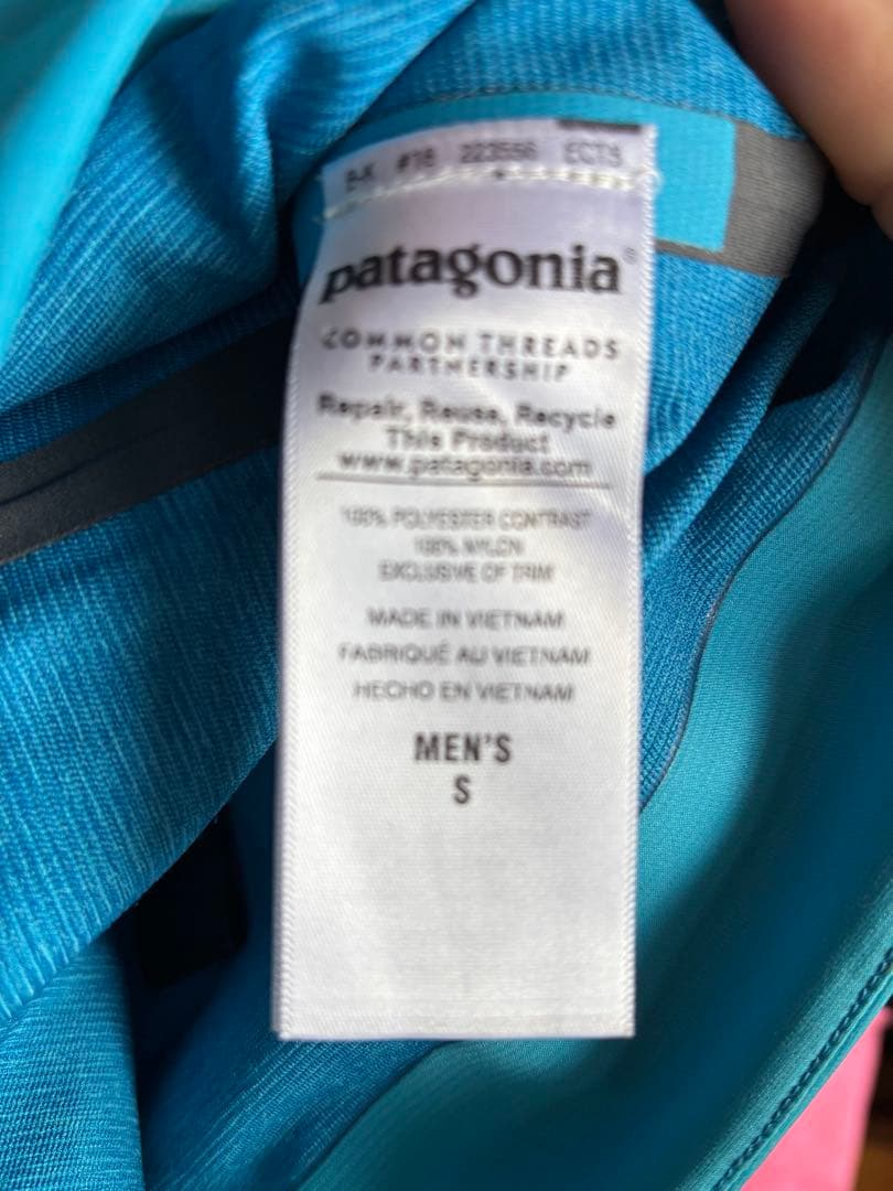 patagonia マウンテンパーカー　s size