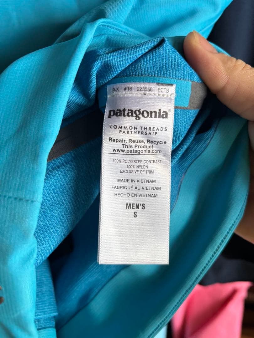 patagonia マウンテンパーカー　s size