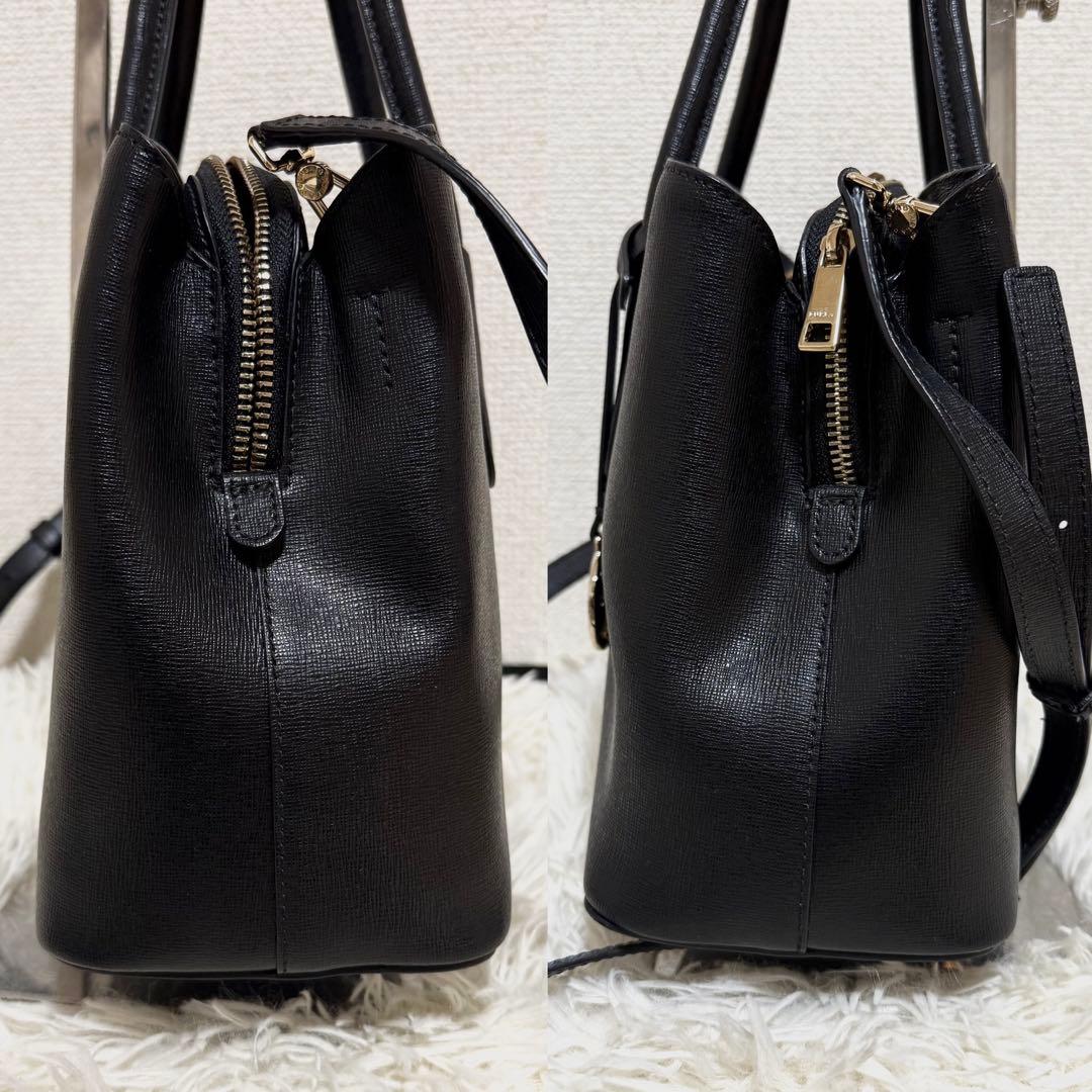 【極美品】FURLA　フルラ　ハンドバッグ　テッサ　ブラック　サフィアーノ