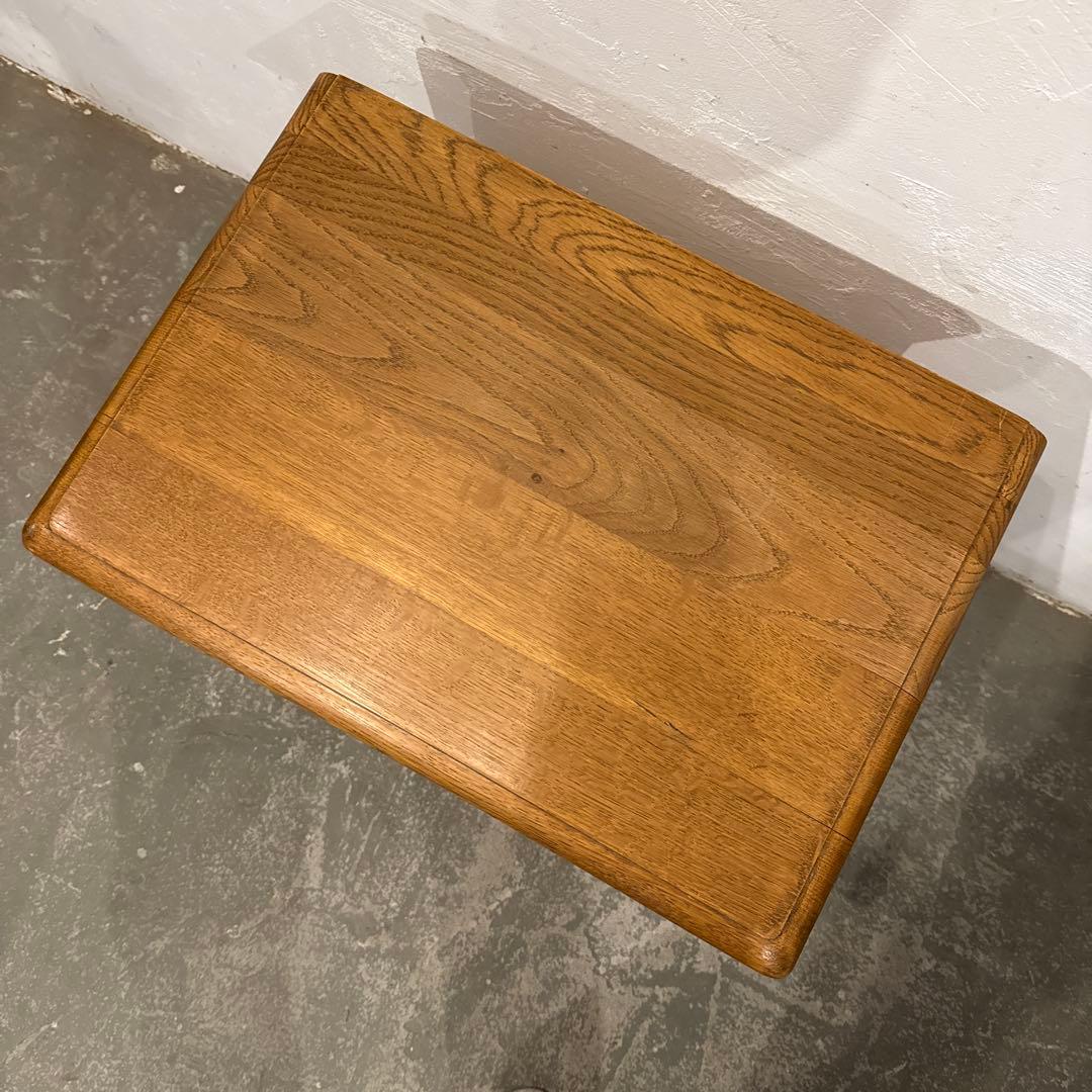 ヴィンテージ　木製サイドテーブル　扉収納付き　2