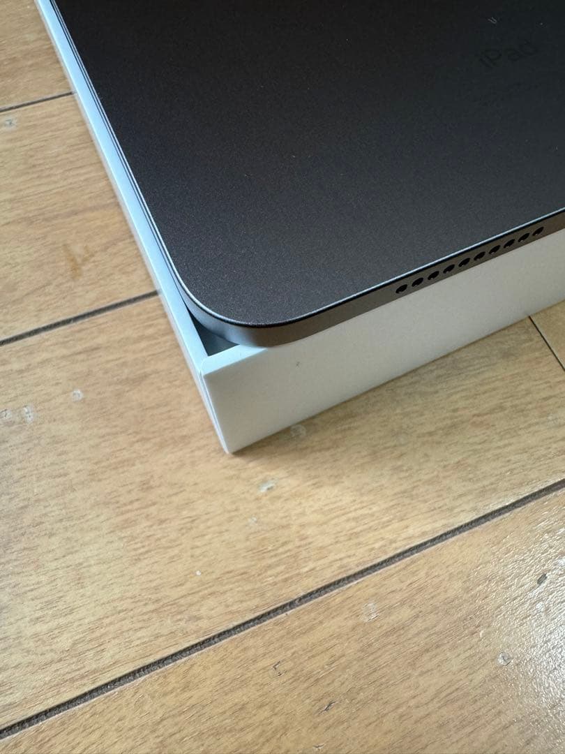 iPad mini 第6世代 Wi-Fiモデル 64GB スペースグレーケース付