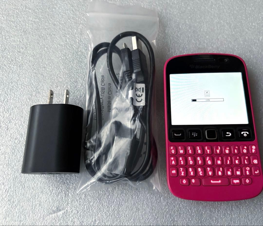 新品 ピンク SIMフリー BlackBerry 9720 ブラックベリー 本体