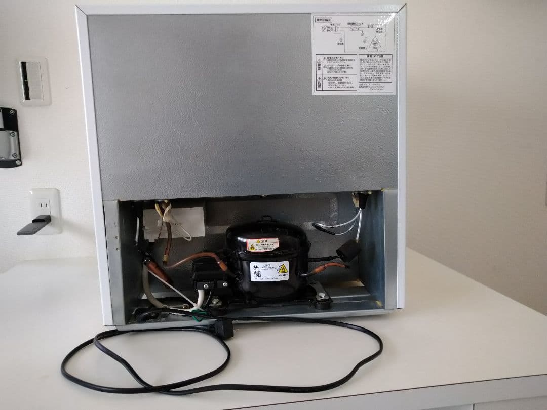 【メルカリ祭限定】小型冷凍庫32Ｌ2021年製　PF-A32FD-W