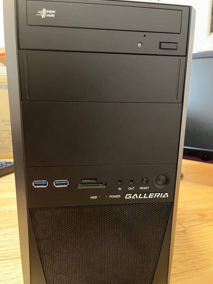 デスクトップパソコン　マウス　キーボード一式