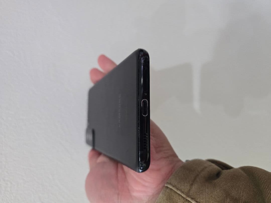 Samsung Galaxy S21 ブラック