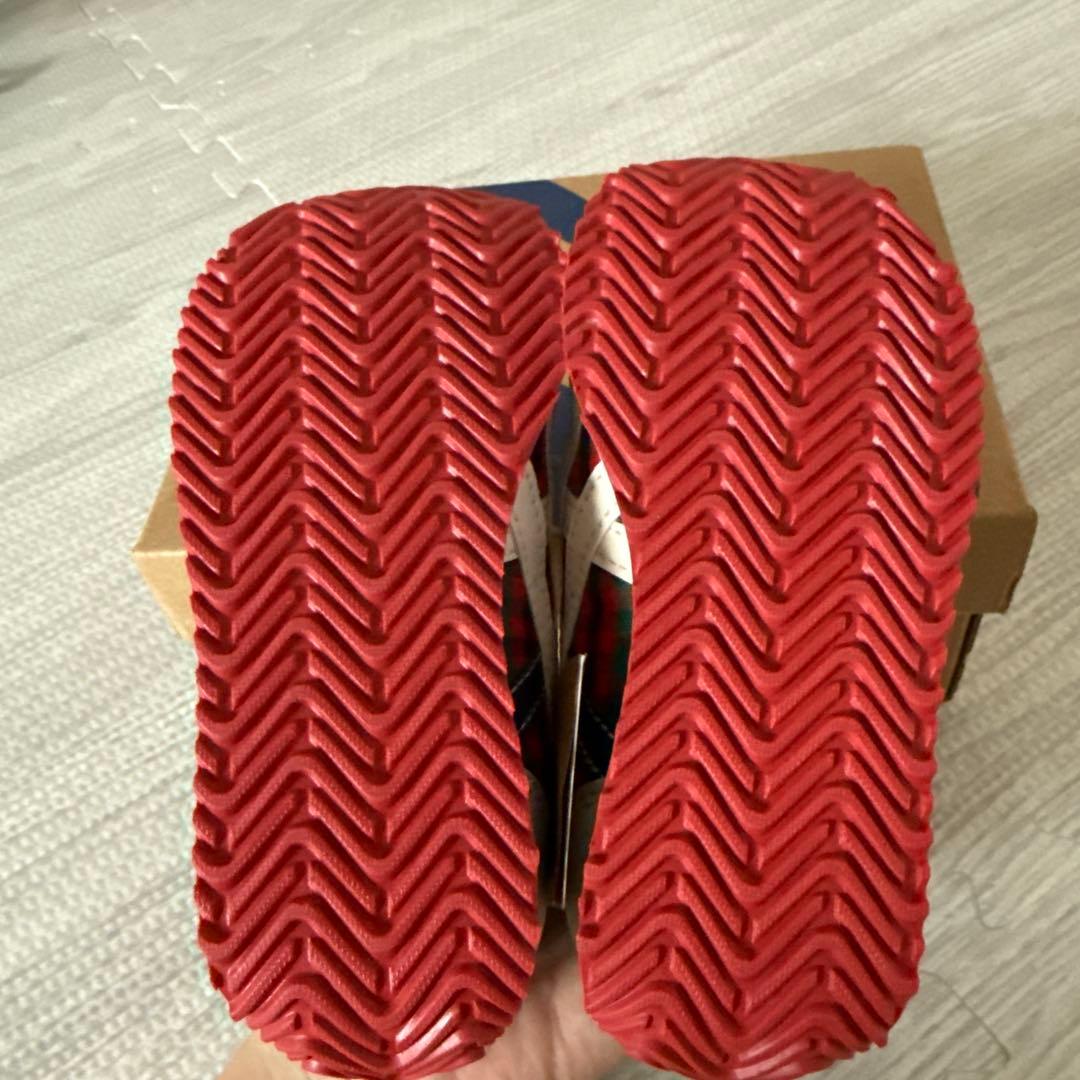 しいちゃん ファミリア　アシックス　スニーカー