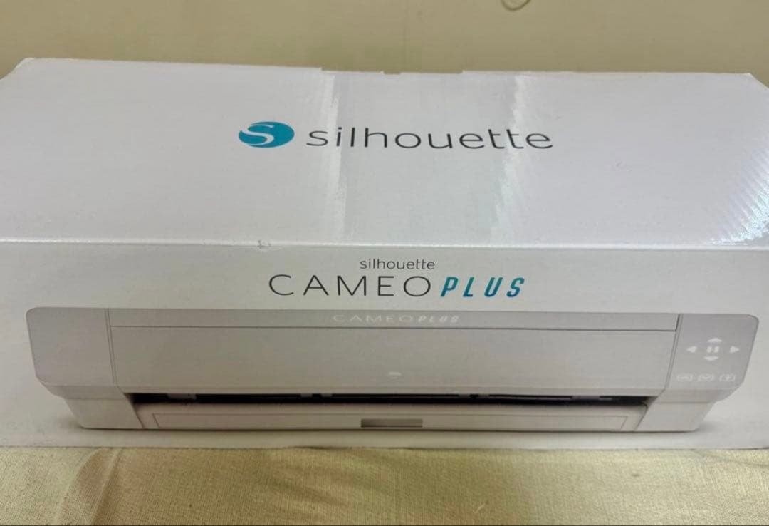 Silhouette Cameo 4 PLUS(カッティングマシン)
