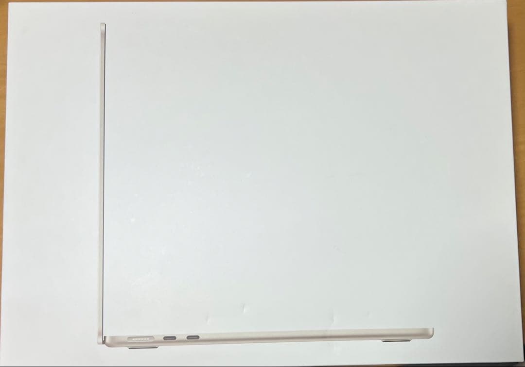 MacBook本体 MacBook Air M2 16GB 256GB