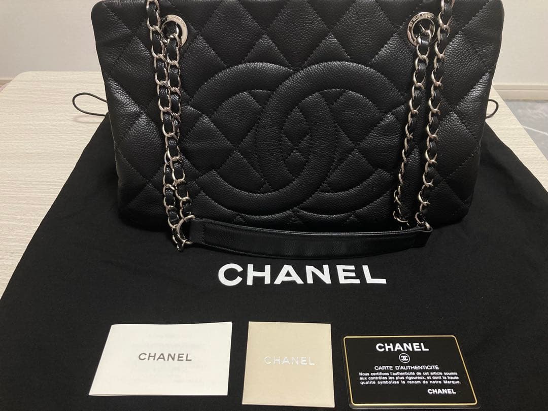 ぐーさん　正規美品　CHANEL マトラッセ　キルティングトートバッグ　黒